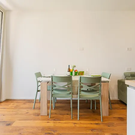 Verdica10 Luxury - View & Private Parking