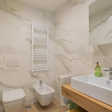 Verdica10 Luxury - View & Private Parking 바리