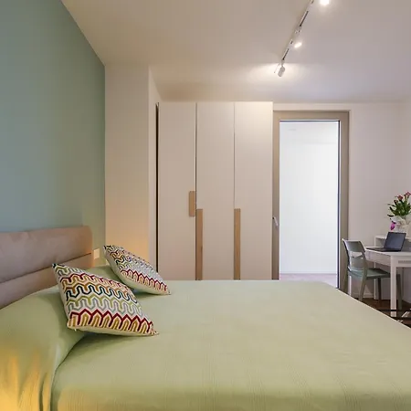 Verdica10 Luxury Home - Private Parking Bari